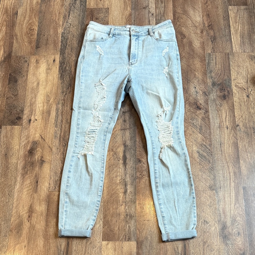 Rue21 Light Wash Distressed Skinny Jeans